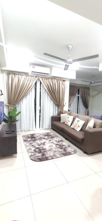 شقة Dperdana -Dinies Pool,Wifi, Centre Of Kota Bharu, 4-5 Pax المظهر الخارجي الصورة