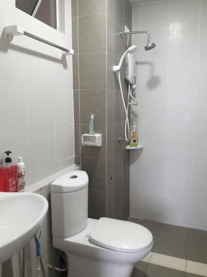 شقة Dperdana -Dinies Pool,Wifi, Centre Of Kota Bharu, 4-5 Pax المظهر الخارجي الصورة