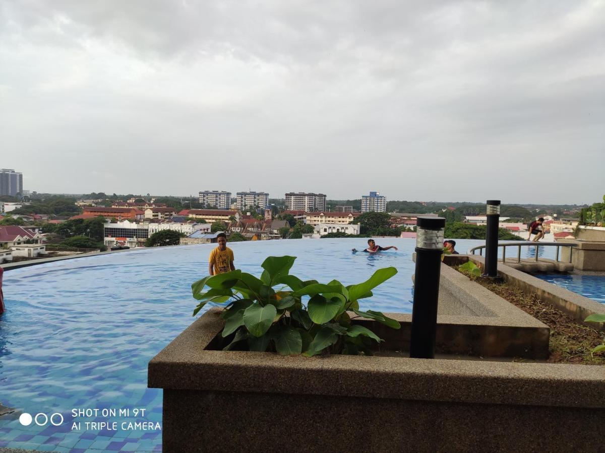 شقة Dperdana -Dinies Pool,Wifi, Centre Of Kota Bharu, 4-5 Pax المظهر الخارجي الصورة